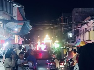 Gemerlap Miniatur Masjid-Bedug Hiasi Malam Takbiran di Dompu