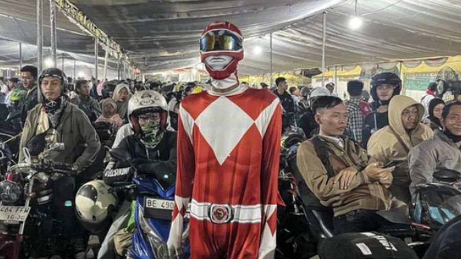 Pemudik Tertinggal di Tol. (Instagram/Satlantas Polres Indramayu)