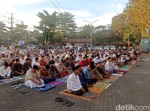 Sebagian Warga Tulungagung-Trenggalek Rayakan Idul Fitri Hari Ini