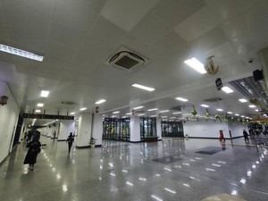 Pemandangan Berbeda, Begini Sepinya Stasiun Manggarai di H-1 Lebaran