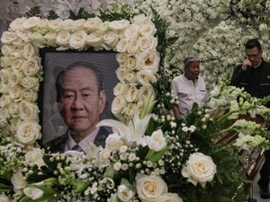 Kado Perpisahan Como 1907 untuk Mendiang Bambang Hartono