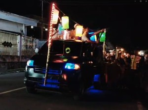 Video: Warga di Larantuka Flores Timur Gelar Pawai Obor Sambut Idul Fitri 1447 H