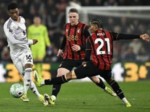 Andy Cole: Pemain Bournemouth Gampang Jatuh