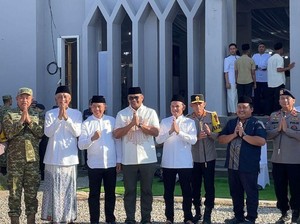 Hari Pertama Lebaran, Menteri PU Kunjungi Warga Terkena Bencana di Aceh Tamiang