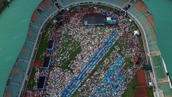 Perdana, Salat Id Digelar di Stadion Pakansari Bogor
