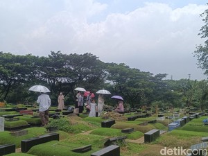 TPU Tanah Kusir Ramai Dikunjungi Peziarah Saat Lebaran 2026, Lalin Macet