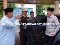 Video: Momen Jokowi-SBY Gandeng Prabowo Rayakan Lebaran di Istana