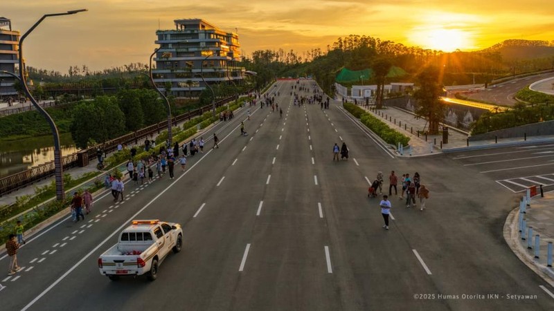 KIPP Nusantara dibuka untuk kunjungan publik saat libur panjang, masyarakat dapat melihat langsung pembangunan IKN dengan fasilitas shuttle bus dan layanan pendukung. (Dok. Humas Otorita IKN)