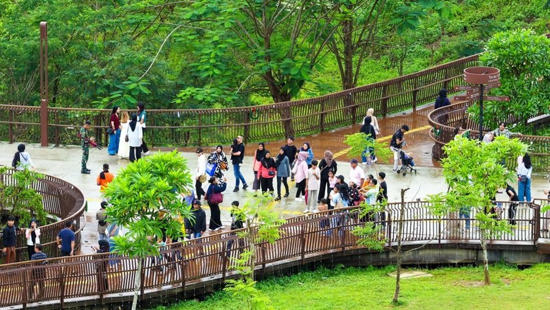 KIPP Nusantara dibuka untuk kunjungan publik saat libur panjang, masyarakat dapat melihat langsung pembangunan IKN dengan fasilitas shuttle bus dan layanan pendukung. (Dok. Humas Otorita IKN)