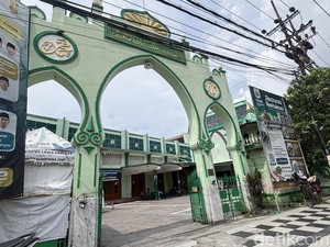 Duduk Perkara yang Bikin Jemaah Salat Id di Surabaya Baku Hantam