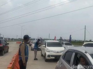 Cegah Antrean, PJR Jatim Terapkan Mobile Reader di GT Situbondo Barat