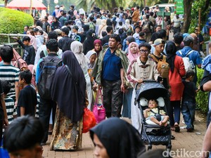 Ragunan hingga Puncak Tetap Jadi Idaman Libur Lebaran