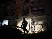 OJK & Bankir Akui Permintaan Kredit Melambat Imbas Konflik AS-Iran