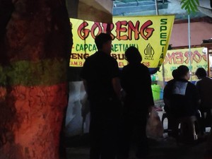 Cerita Lebaran di Pacitan, Beli Seporsi Nasi Goreng Bisa Antre 2 Jam