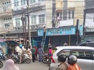 Heboh IRT di Jambi Diancam Dibunuh Suami Lalu Dievakuasi dari Ruko Lantai 2