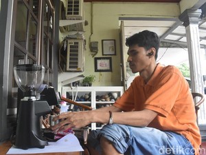 Kisah Kopicek, Kopi Racikan Tunanetra dengan Metronom Untuk Menjaga Rasa