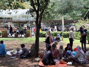 Warga Subang Ini Perdana ke Ragunan Saat Lebaran: Murah tapi Ramai Banget