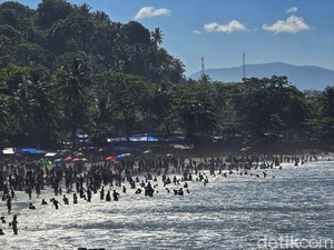 Wisata Sukabumi Usai Libur Lebaran: Sampah di Pantai-Pemasukan Tipis