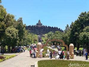 Candi Borobudur Genap Berusia 1.202 Tahun