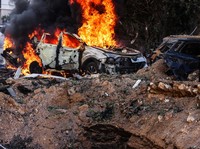 Rudal Iran Gempur Israel Lagi, Gedung Hancur-Jalan Dipenuhi Puing