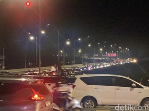 Video: Padat Merayap Arus Mudik hingga Arus Balik di Kawasan Sukabumi