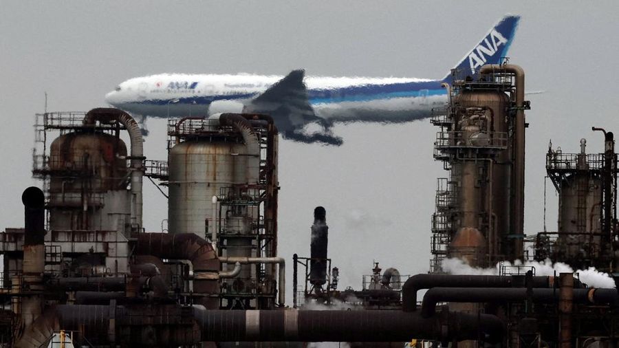 Kilang minyak, di Zona Industri Keihin di Kawasaki, selatan Tokyo, Jepang, 17 Maret 2026. ( REUTERS/Issei Kato)