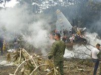 Potret Pesawat Hercules Bawa 125 Orang Jatuh & Terbakar, 66 Tewas