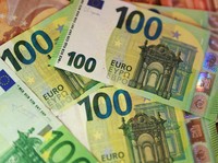 Euro banknotes are seen in this illustration taken March 24, 2026. REUTERS/Dado Ruvic/Illustration