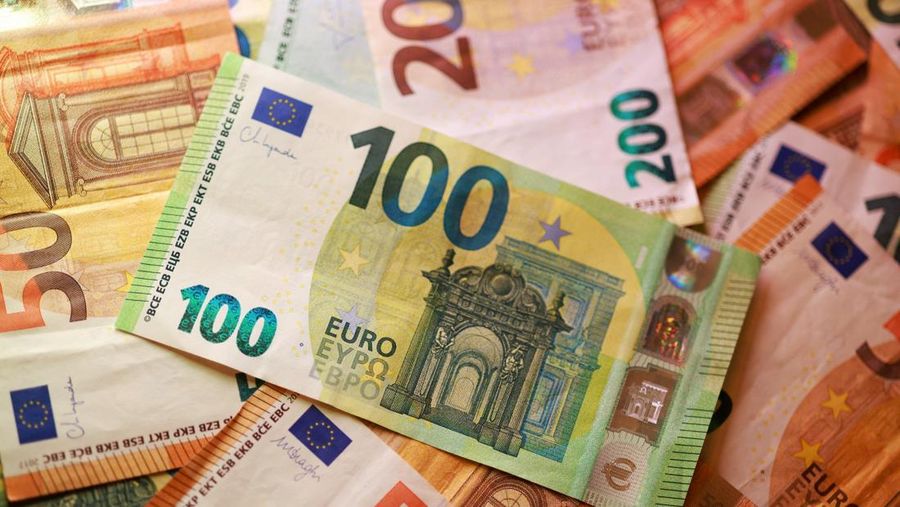 Euro banknotes are seen in this illustration taken March 24, 2026. REUTERS/Dado Ruvic/Illustration