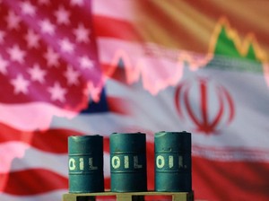 AS Serang Iran di Selat Hormuz, Harga Minyak Langsung Naik