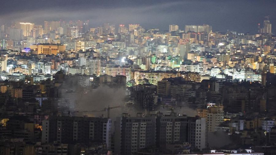 Smoke rises from Beirut's southern suburbs following an Israeli strike, amid escalating hostilities between Israel and Hezbollah, as the U.S.-Israeli conflict with Iran continues, Lebanon, March 25, 2026. REUTERS/Amr Abdallah Dalsh