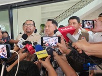 Menteri Dalam Negeri Tito Karnavian saat ditemui di Kantor Staf Presiden, Rabu (25/6/2026). (CNBC Indonesia/Emir Yanwardhana)