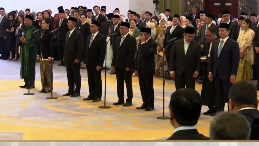 Para Anggota Dewan Komisioner (ADK) Otoritas Jasa Keuangan (OJK) telah mengucapkan sumpah  jabatan di hadapan Mahkamah Agung Republik Indonesia (MA) pada Rabu (24/3/2026). (Tangkapan layar Youtube OJK)