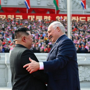 Sekutu Rusia Kian Solid, Kim Jong Un Sambut Lukashenko