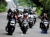 Sejumlah pemudik sepeda motor mulai memadati kawasan Jalan RayaKalimalang,Jakarta Timur, Rabu (25/3/2026). (CNBC Indonesia/Tri Susilo)