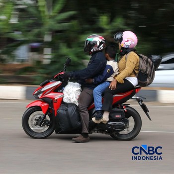 Pemudik Motor Nekat Balik ke DKI Berboncengan 3 Sampai Bawa Oleh-oleh