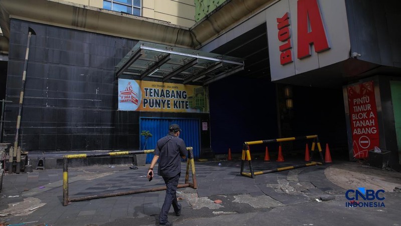 Suasana di Pasar Tanah Abang saat masa libur lebaran, Jakarta, Rabu (25/3/2026). Pasar Tanah Abang masih ditutup sementara sebagai bagian dari masa libur Lebaran 2026. (CNBC Indonesia/Faisal Rahman)