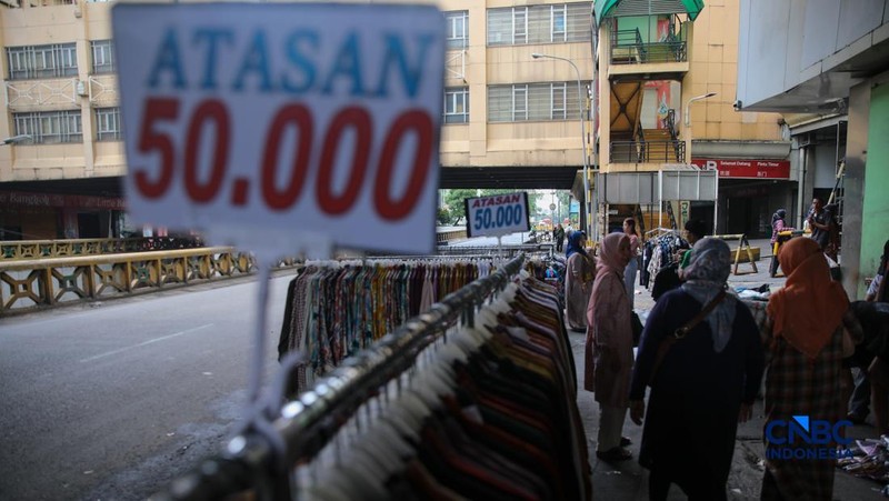 Suasana di Pasar Tanah Abang saat masa libur lebaran, Jakarta, Rabu (25/3/2026). Pasar Tanah Abang masih ditutup sementara sebagai bagian dari masa libur Lebaran 2026. (CNBC Indonesia/Faisal Rahman)