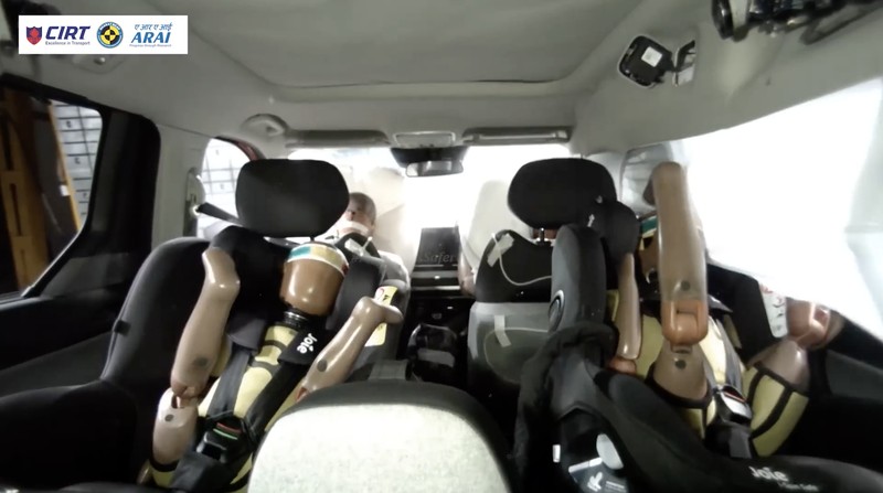 Tata Sierra raih bintang lima uji tabrak BNCAP di India dengan skor tinggi perlindungan dewasa dan anak, serta mencatat 100 ribu pemesanan dalam 2,5 bulan. (Tangkapan Layar Youtube/Bharat NCAP)