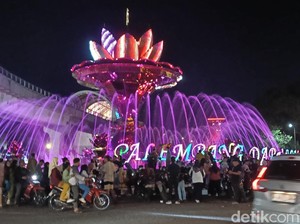 Megahnya Tugu Telok Cempako, Jadi Spot Foto Warga Palembang