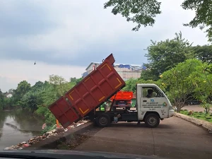 Video Pramono Larang Tempat Penampungan Sementara Sampah