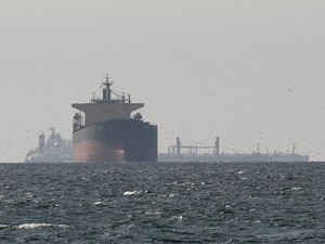 Dibukanya Selat Hormuz Tandai AS-Iran Sepakat Gencatan Senjata