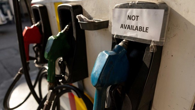 Krisis BBM Hantam Tetangga RI, Harga Melambung-Demo Menggila