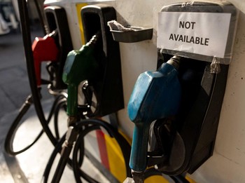 Krisis BBM Hantam Tetangga RI, Harga Melambung-Demo Menggila