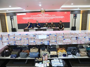 Penampakan Tumpukan Uang Rp 214,2 Miliar dari Kasus Tambang Kukar