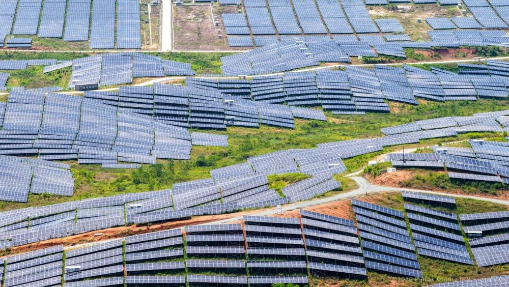 Target Ambisius Prabowo: 100 GW PLTS Terganjal Ini!