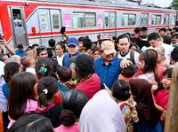 Prabowo Langsung Turunkan Titah Usai Blusukan ke Kawasan Stasiun Senen