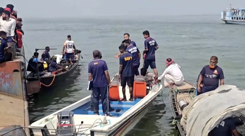 Sedikitnya 24 orang tewas setelah sebuah bus penumpang yang membawa sekitar 40 orang terjun ke Sungai Padma saat mencoba menaiki feri di Bangladesh, Kamis (26/3/2026). (Tangkapan Layar Video Reuters/)