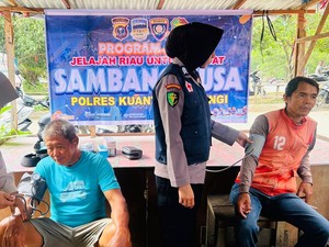 Klinik Terapung Polres Kuansing Gratiskan Layanan di Pasar Modern Teluk Kuantan