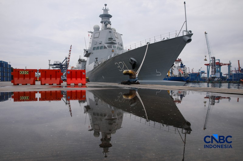 Kapal Republik Indonesia (KRI) Prabu Siliwangi-321 sandar di Dermaga 107, Pelabuhan Tanjung Priok, Jakarta Utara, Jumat (27/3/2026). (CNBC Indonesia/Faisal Rahman)